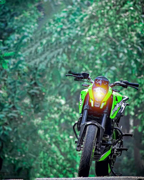 Free photo of Bike Editing Background (with Speed and Biker)