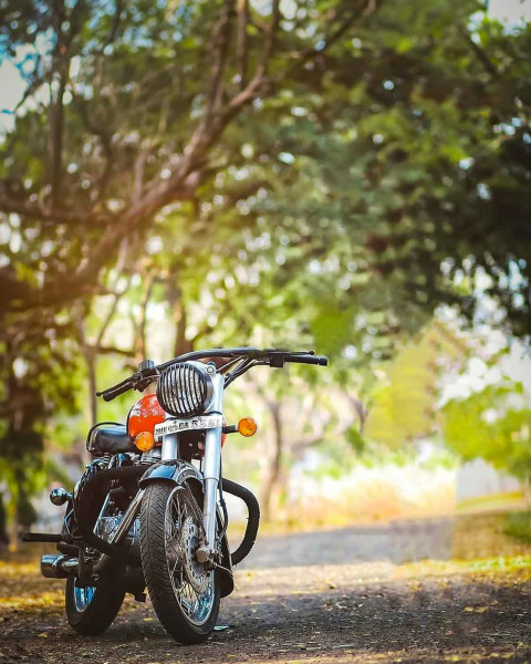 Free photo of CB Editing Background (with Motorcyclist and Motorbike)