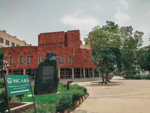 Free photo of Dr. Zakir Husain Library, Jamia Millia Islamia