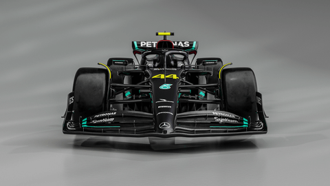 Free photo of Mercedes w14 F1 Racecar from front