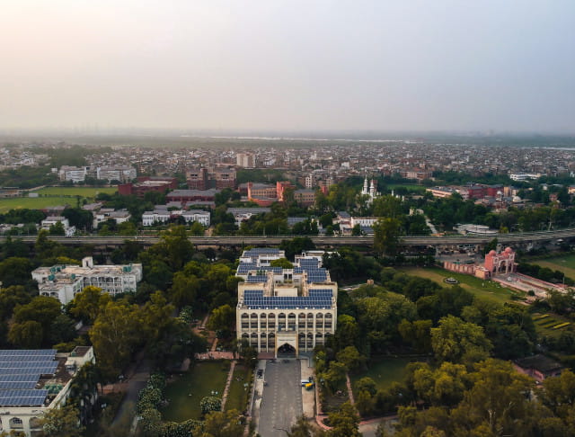 Free photo of Aerial view of Mohibbul Hasan House, Department of History and Culture, Jamia Millia Islamia