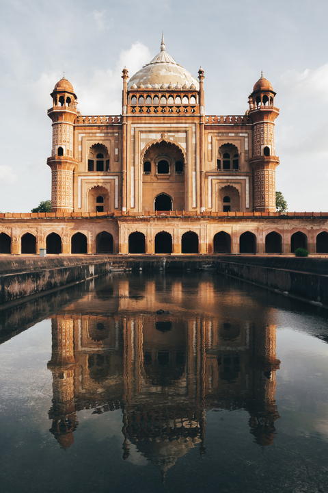 Free photo of Safdarjung's Tomb Sandstone and Marble Mausoleum in New Delhi