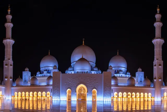 Illuminated Sheikh Zayed Grand Mosque, Abu Dhabi